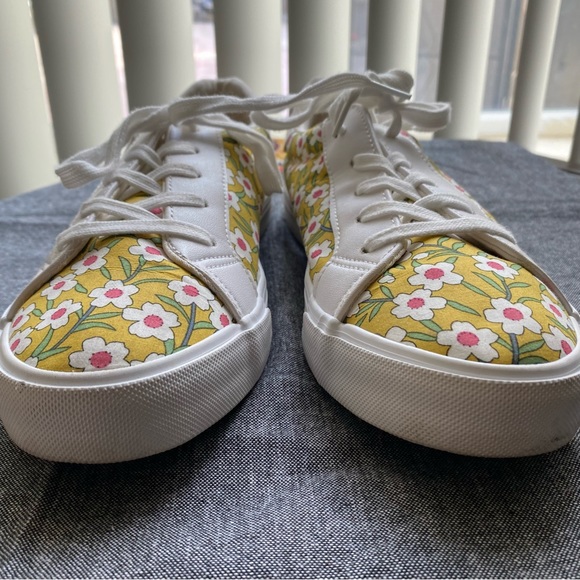 RESTRICTED White Floral Print Canvas Lace Sneakers Size 9.5 - Picture 10 of 15